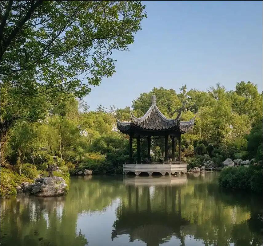 鸡西鸡冠解脱土建有限公司